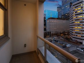 588 Bell Street 710S, Seattle WA 98121