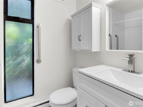 1942 7th Avenue W, Seattle WA 98119