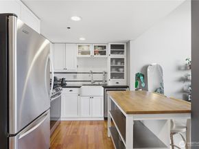 201 Galer 534, Seattle WA 98109