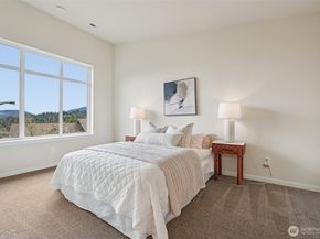 93 Sky Ridge Rd 505, Issaquah WA 98027