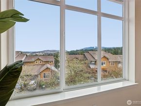 93 Sky Ridge Rd 505, Issaquah WA 98027