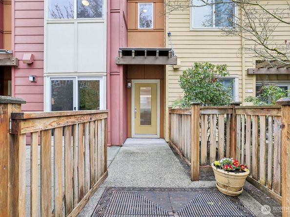 93 Sky Ridge Rd 505, Issaquah WA 98027