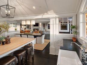 433 11th Avenue W, Kirkland WA 98033