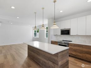 728 Newport Way NW, Issaquah WA 98027