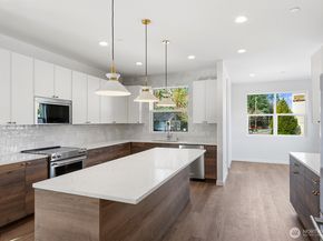 728 Newport Way NW, Issaquah WA 98027