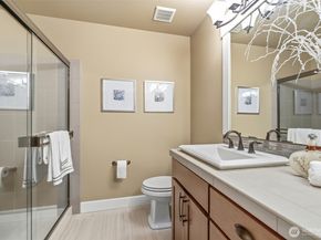 971 NE Ellis Drive 5.2, Issaquah WA 98029