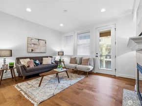 971 NE Ellis Drive 5.2, Issaquah WA 98029