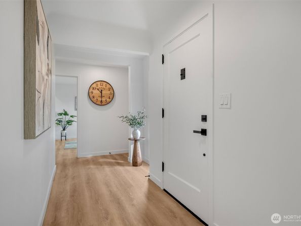 10723 Densmore Avenue N, Seattle WA 98133