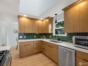 10723 Densmore Avenue N, Seattle WA 98133