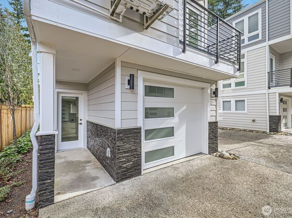 18331 1st Avenue NE, Shoreline WA 98155