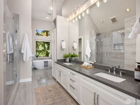 10668 NE Manor Lane, Bainbridge Island WA 98110