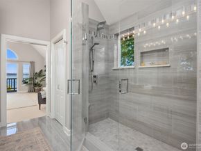 10668 NE Manor Lane, Bainbridge Island WA 98110