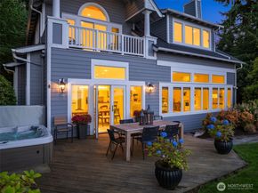 10668 NE Manor Lane, Bainbridge Island WA 98110