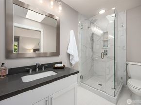 10668 NE Manor Lane, Bainbridge Island WA 98110