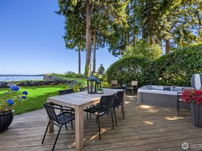 10668 NE Manor Lane, Bainbridge Island WA 98110