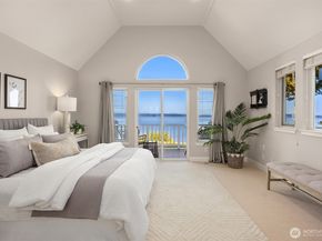 10668 NE Manor Lane, Bainbridge Island WA 98110