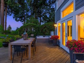 10668 NE Manor Lane, Bainbridge Island WA 98110