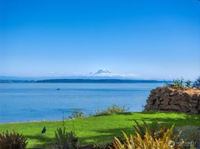 10668 NE Manor Lane, Bainbridge Island WA 98110