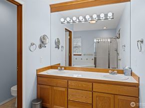 22116 99th Place S, Kent WA 98031