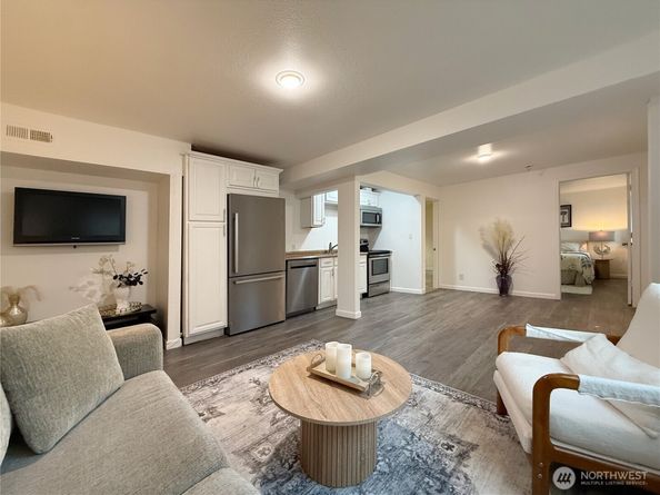 2009 N 154th Place, Shoreline WA 98133