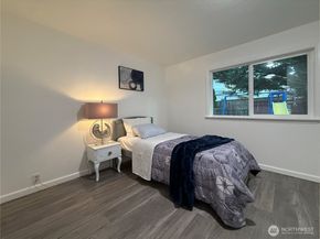 2009 N 154th Place, Shoreline WA 98133