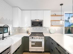 10717 2nd Avenue NW, Seattle WA 98177