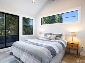 10717 2nd Avenue NW, Seattle WA 98177