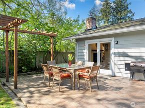 604 128 Avenue SE, Bellevue WA 98005