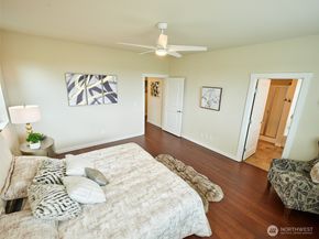 6941 134th Court SE B, Newcastle WA 98059