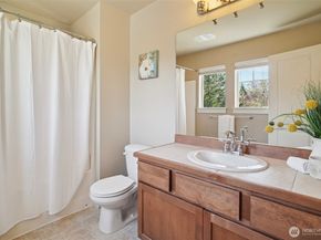 8627 Swenson Drive SE, Snoqualmie WA 98065