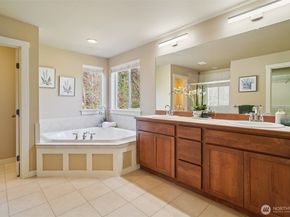 8627 Swenson Drive SE, Snoqualmie WA 98065