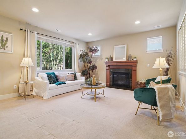 8627 Swenson Drive SE, Snoqualmie WA 98065