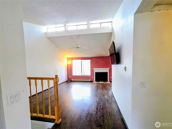 12421 74th Lane 18, Seattle WA 98178