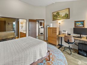 10601 Bagley Avenue N 304, Seattle WA 98133