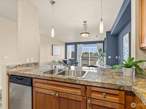 6800 132nd Place SE E203, Newcastle WA 98059