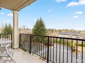 6800 132nd Place SE E203, Newcastle WA 98059