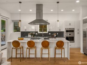 11909 90th Avenue NE, Kirkland WA 98034