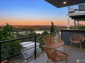 11909 90th Avenue NE, Kirkland WA 98034