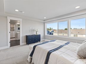 1028 168th Street SW, Lynnwood WA 98037