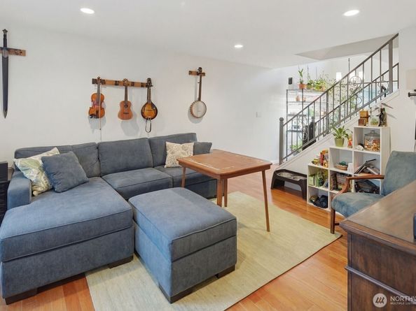 7431 212th Street SW 16, Edmonds WA 98026