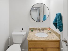 7431 212th Street SW 16, Edmonds WA 98026