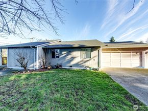 1716 Scenic Drive, Everett WA 98203