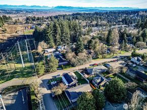 1716 Scenic Drive, Everett WA 98203