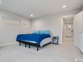 138 Blackfish Court, Bremerton WA 98310