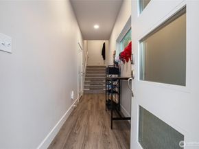 138 Blackfish Court, Bremerton WA 98310