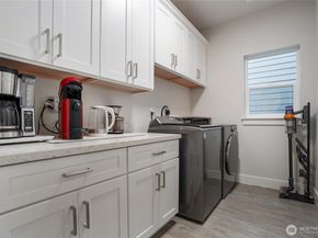 138 Blackfish Court, Bremerton WA 98310