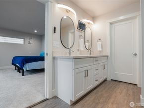 138 Blackfish Court, Bremerton WA 98310