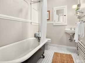 1726 15th Avenue 7, Seattle WA 98122