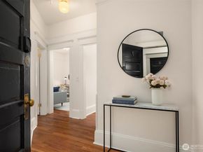 1726 15th Avenue 7, Seattle WA 98122