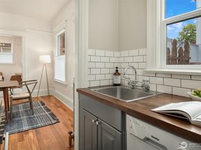 1726 15th Avenue 7, Seattle WA 98122